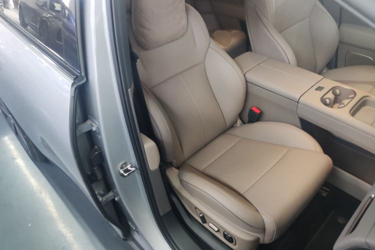 Used Li Auto i6 2025 Model Two-Wheel-Drive Standard Type Right Front Seat