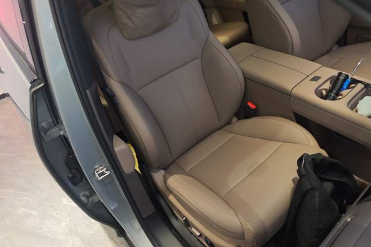 Used Li Auto i6 2025 Model Two-Wheel-Drive Standard Type Right Front Seat