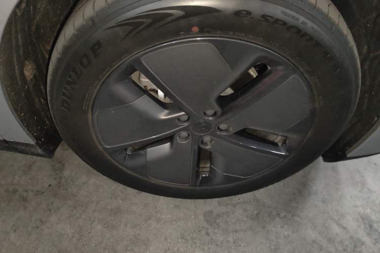 Used Li Auto i6 2025 Model Two-Wheel-Drive Standard Type Right Front Wheel Hub