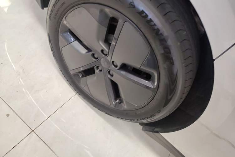 Used Li Auto i6 2025 Model Two-Wheel-Drive Standard Type Right Rear Wheel Hub