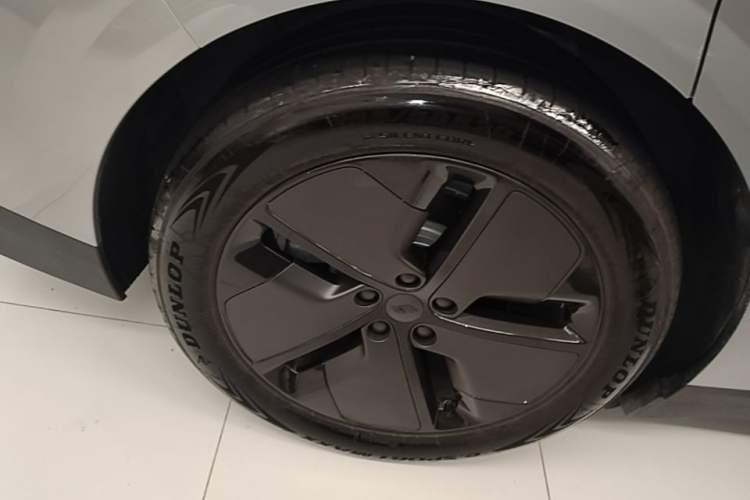 Used Li Auto i6 2025 Model Two-Wheel-Drive Standard Type Right Rear Wheel Hub