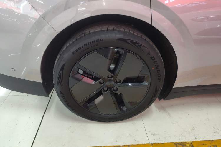 Used Li Auto i6 2025 Model Two-Wheel-Drive Standard Type Right Rear Wheel Hub