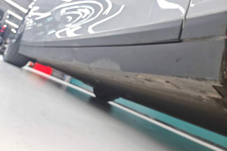 Used Li Auto i6 2025 Model Two-Wheel-Drive Standard Type Right Side Sill