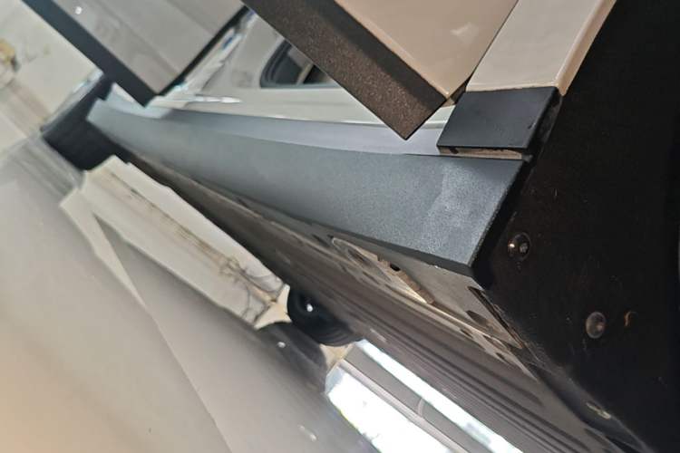 Used Li Auto i6 2025 Model Four-Wheel-Drive Standard Type Right Side Sill