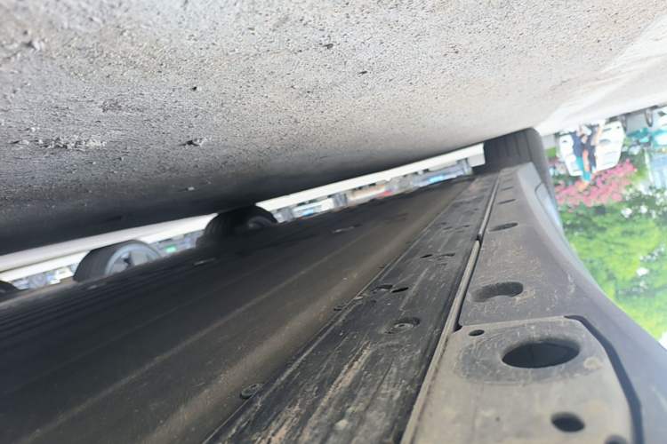 Used Li Auto i6 2025 Model Four-Wheel-Drive Standard Type Right Side Sill
