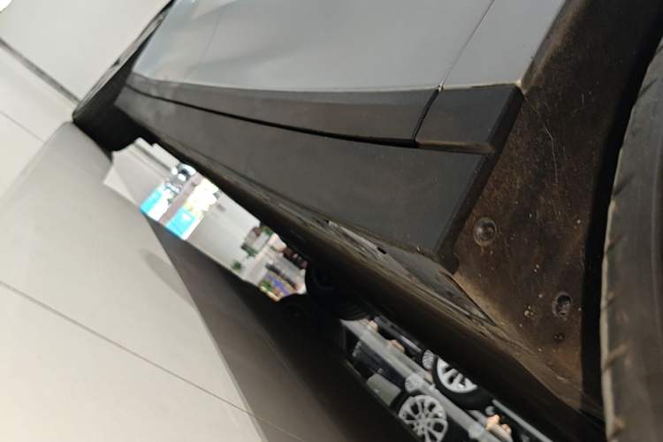 Used Li Auto i6 2025 Model Four-Wheel-Drive Standard Type Right Side Sill