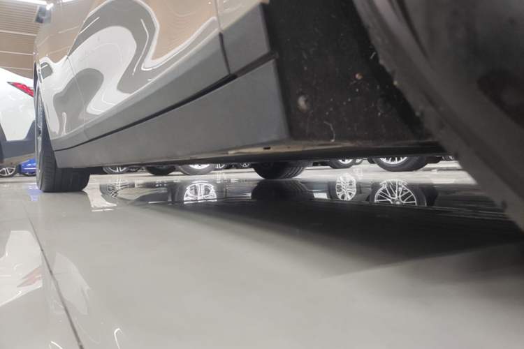 Used Li Auto i6 2025 Model Two-Wheel-Drive Standard Type Right Side Sill