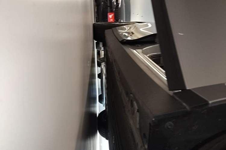 Used Li Auto i6 2025 Model Two-Wheel-Drive Standard Type Right Side Sill
