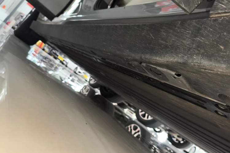 Used Li Auto i6 2025 Model Two-Wheel-Drive Standard Type Right Side Sill