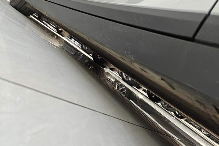 Used Li Auto i6 2025 Model Four-Wheel-Drive Standard Type Right Side Sill