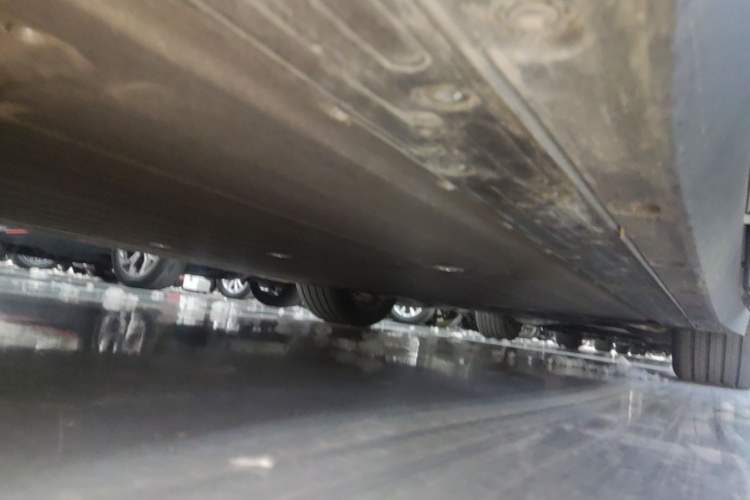 Used Li Auto i6 2025 Model Two-Wheel-Drive Standard Type Right Side Sill