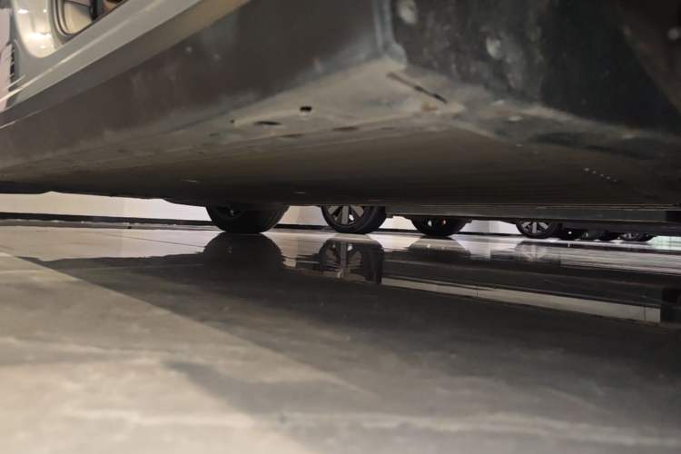 Used Li Auto i6 2025 Model Two-Wheel-Drive Standard Type Right Side Sill