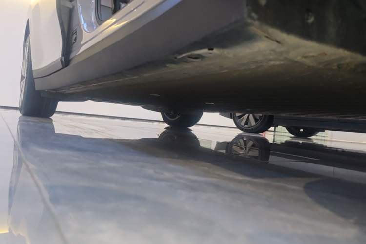 Used Li Auto i6 2025 Model Two-Wheel-Drive Standard Type Right Side Sill