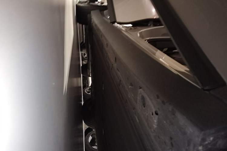 Used Li Auto i6 2025 Model Two-Wheel-Drive Standard Type Right Side Sill