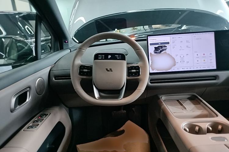 Used Li Auto i6 2025 Model Two-Wheel-Drive Standard Type Steering Wheel