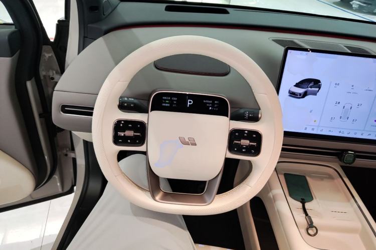 Used Li Auto i6 2025 Model Two-Wheel-Drive Standard Type Steering Wheel