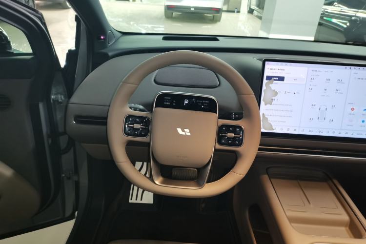 Used Li Auto i6 2025 Model Four-Wheel-Drive Standard Type Steering Wheel