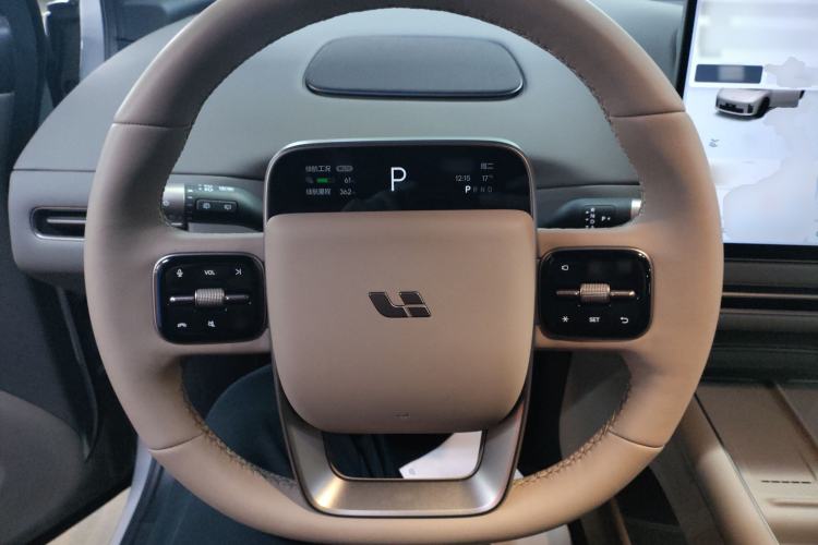 Used Li Auto i6 2025 Model Two-Wheel-Drive Standard Type Steering Wheel