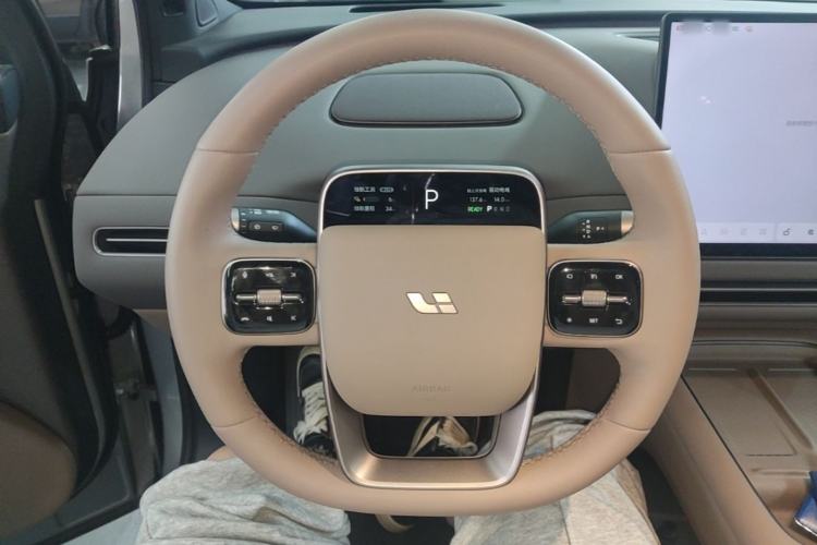 Used Li Auto i6 2025 Model Two-Wheel-Drive Standard Type Steering Wheel