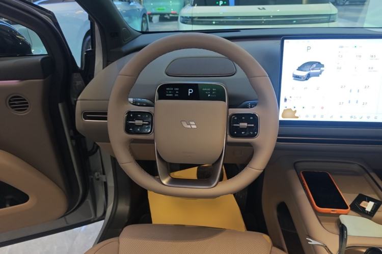 Used Li Auto i6 2025 Model Two-Wheel-Drive Standard Type Steering Wheel