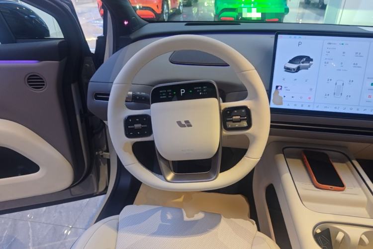Used Li Auto i6 2025 Model Two-Wheel-Drive Standard Type Steering Wheel