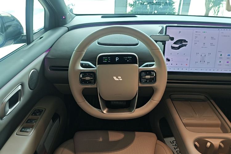Used Li Auto i6 2025 Model Two-Wheel-Drive Standard Type Steering Wheel