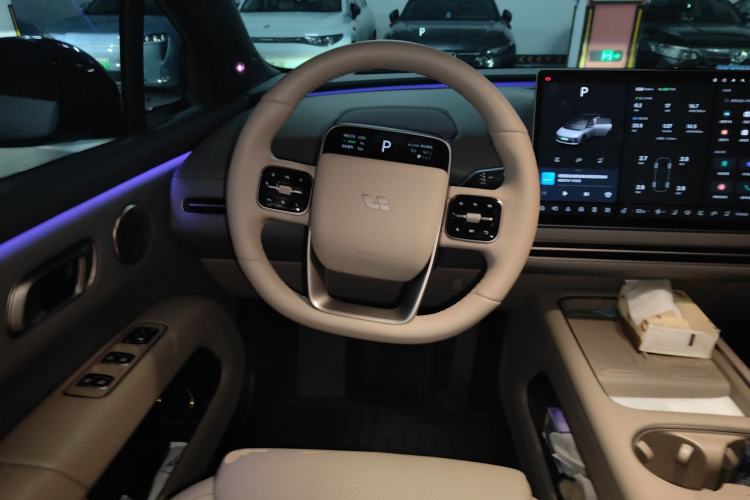 Used Li Auto i6 2025 Model Two-Wheel-Drive Standard Type Steering Wheel