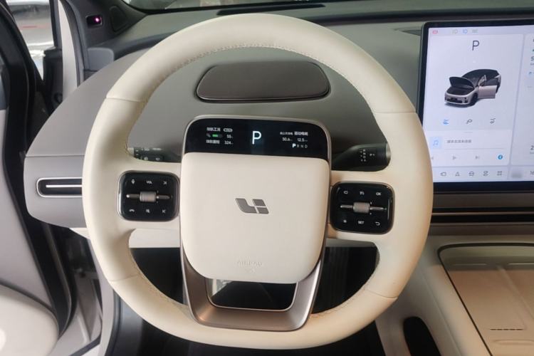 Used Li Auto i6 2025 Model Two-Wheel-Drive Standard Type Steering Wheel