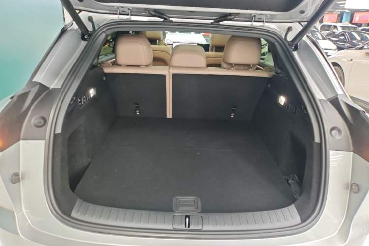 Used Li Auto i6 2025 Model Two-Wheel-Drive Standard Type Trunk