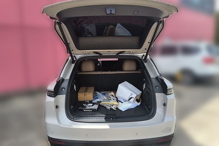 Used Li Auto i6 2025 Model Two-Wheel-Drive Standard Type Trunk