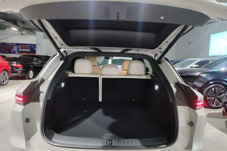 Used Li Auto i6 2025 Model Two-Wheel-Drive Standard Type Trunk