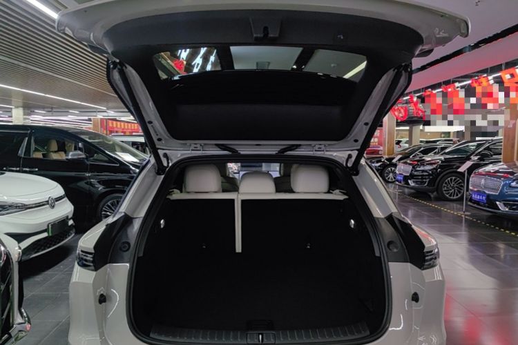 Used Li Auto i6 2025 Model Four-Wheel-Drive Standard Type Trunk