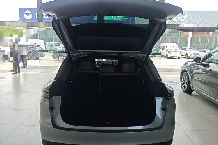 Used Li Auto i6 2025 Model Two-Wheel-Drive Standard Type Trunk