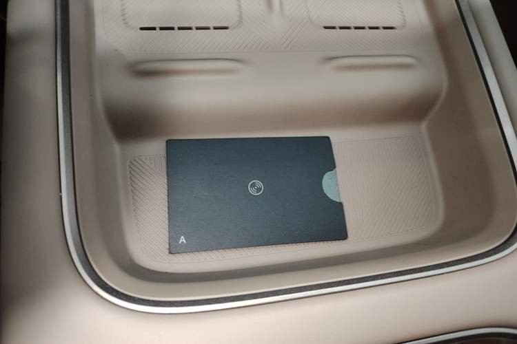 Used Li Auto i6 2025 Model Two-Wheel-Drive Standard Type Vehicle Key