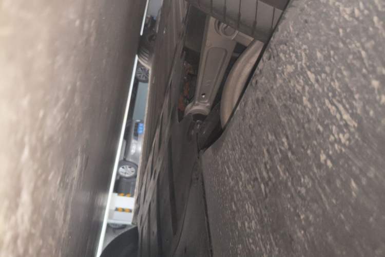 Used Li Auto i6 2025 Model Four-Wheel-Drive Standard Type Chassis Front