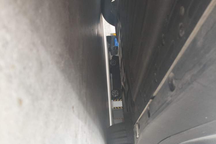 Used Li Auto i6 2025 Model Four-Wheel-Drive Standard Type Chassis Rear Left