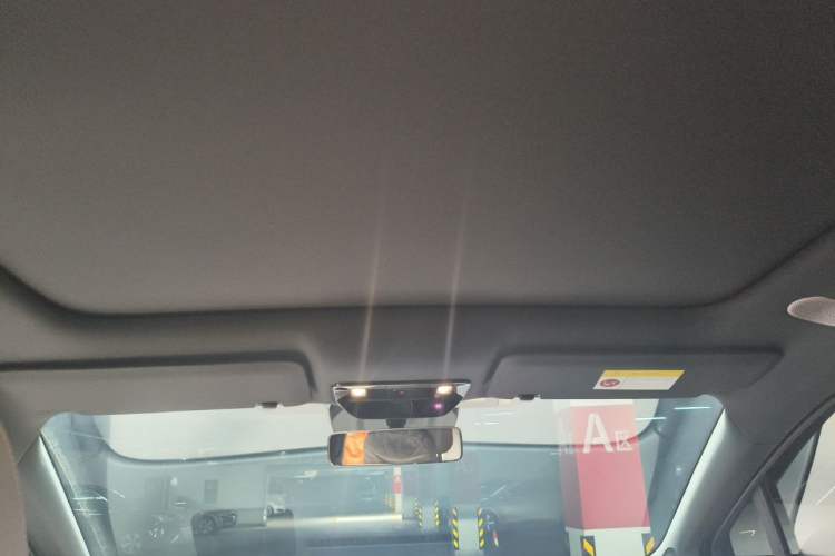 Used Li Auto i6 2025 Model Four-Wheel-Drive Standard Type Headliner