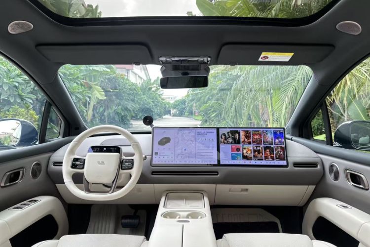 Used Li Auto i6 2025 Model Four-Wheel-Drive Standard Type Interior 6