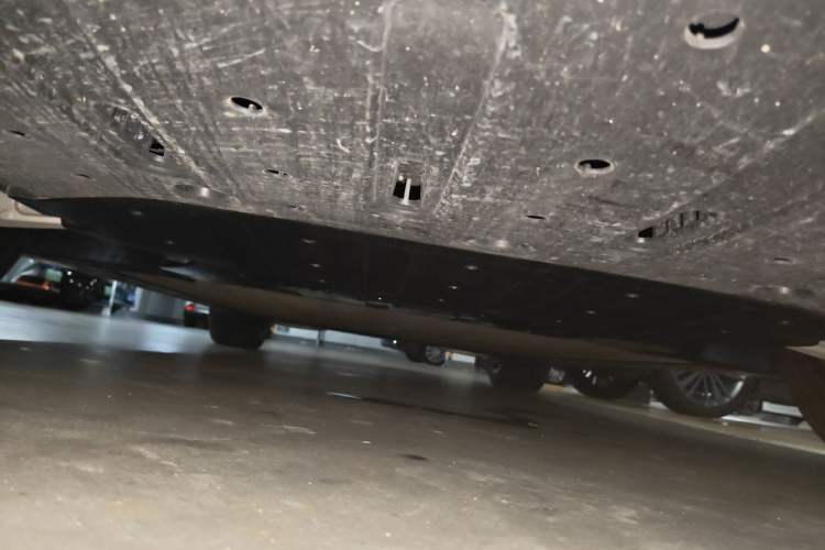 Used Li Auto i6 2025 Model Four-Wheel-Drive Standard Type Chassis Front