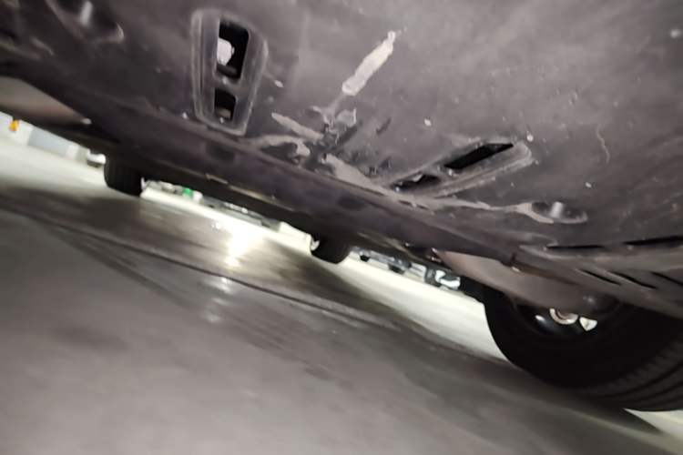 Used Li Auto i6 2025 Model Four-Wheel-Drive Standard Type Chassis Rear