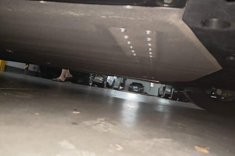 Used Li Auto i6 2025 Model Four-Wheel-Drive Standard Type Chassis Rear Left
