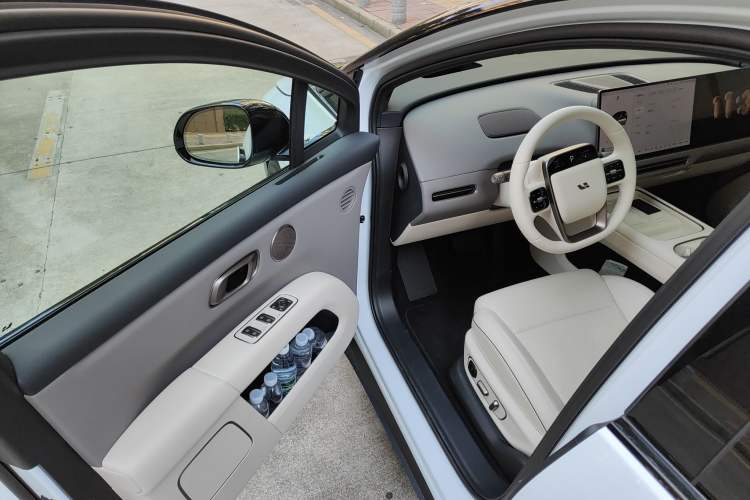 Used Li Auto i6 2025 Model Two-Wheel-Drive Standard Type Driver Seat