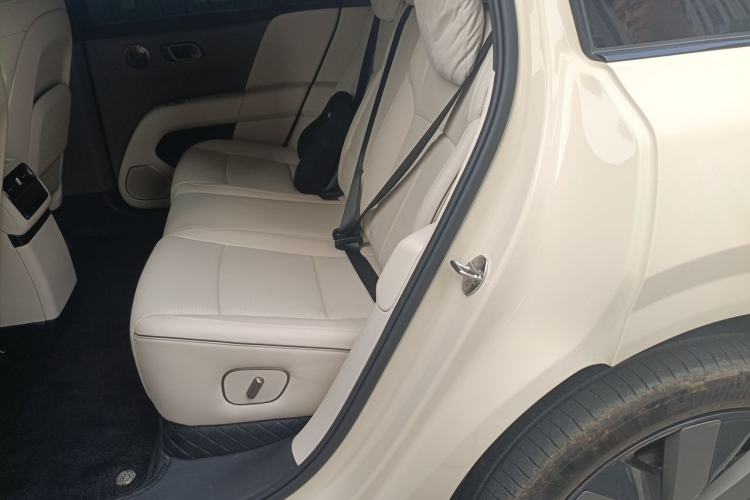 Used Li Auto i6 2025 Model Four-Wheel-Drive Standard Type Left Rear Seat