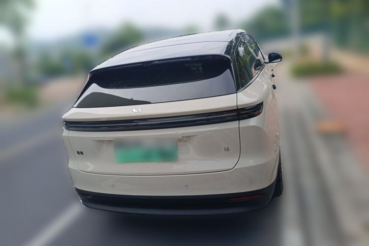 Used Li Auto i6 2025 Model Four-Wheel-Drive Standard Type Rear