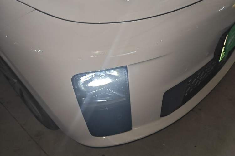 Used Li Auto i6 2025 Model Four-Wheel-Drive Standard Type Right Front Headlight