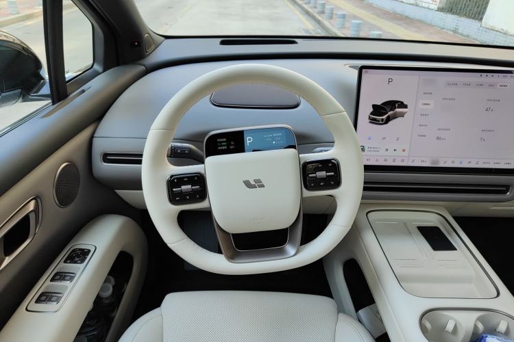 Used Li Auto i6 2025 Model Two-Wheel-Drive Standard Type Steering Wheel