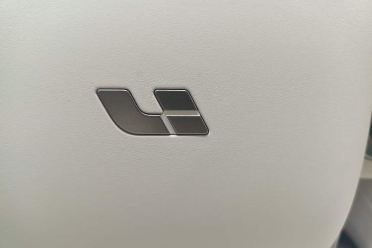 Used Li Auto i6 2025 Model Four-Wheel-Drive Standard Type Vehicle Key