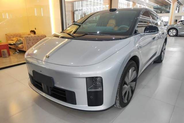 Used Li Auto i6 2025 Model Four-Wheel-Drive Standard Type