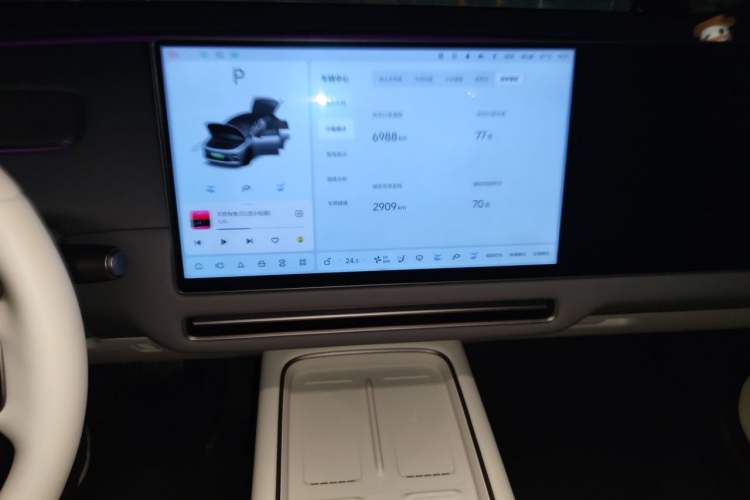 Used Li Auto i6 2025 Model Two-Wheel-Drive Standard Type Audio And AC Panel