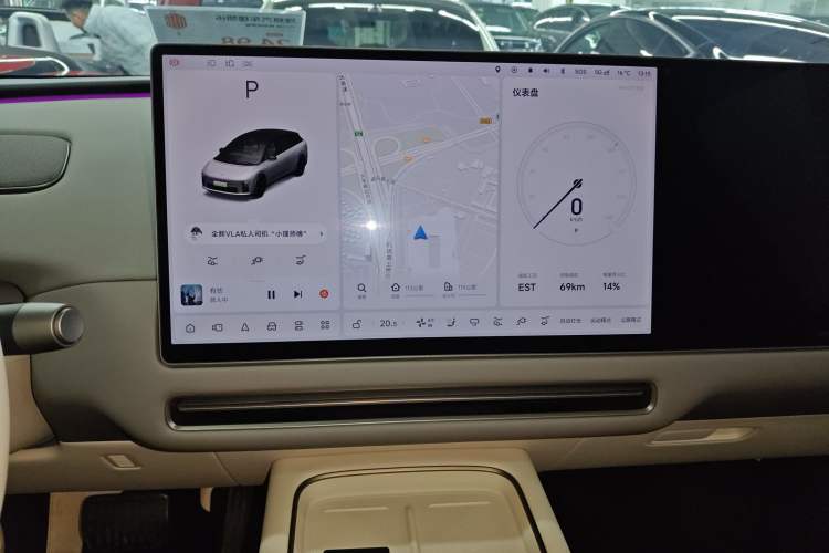 Used Li Auto i6 2025 Model Two-Wheel-Drive Standard Type Audio And AC Panel